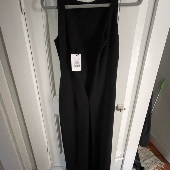 Showpo Aisha Maxi Dress - sleeveless- Twist Back - Bodycon - Black - Picture 4 of 5